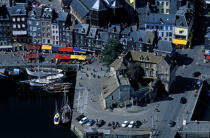 Le port d'Honfleur et ses maisons typiques. © Philip Plisson / Plisson La Trinité / AA05989 - Photo Galleries - Aerial shot
