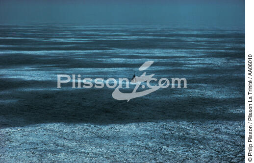 Ciel de traine sur l'Atlantique après le départ du Vendée Globe. - © Philip Plisson / Plisson La Trinité / AA06010 - Photo Galleries - Iroise Sea [The]