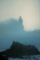 Le phare de la Jument, le long des côtes d'Ouessant. © Philip Plisson / Plisson La Trinité / AA06028 - Photo Galleries - Lighthouse [29]