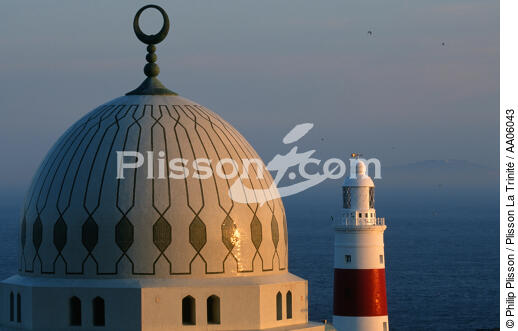 Le phare d'Europa Point à Gibraltar. - © Philip Plisson / Plisson La Trinité / AA06043 - Photo Galleries - Europa Point [Lighthouse of]