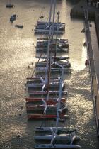 Multicoques à quai dans le port de la Trinité sur mer. © Philip Plisson / Plisson La Trinité / AA06250 - Nos reportages photos - Ville [56]