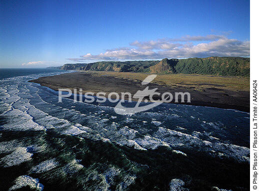 Côte sauvage en Nouvelle-Zélande. - © Philip Plisson / Plisson La Trinité / AA06424 - Photo Galleries - Wild coast