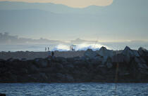 Pêche à la ligne sur la digue de Biarritz. © Philip Plisson / Plisson La Trinité / AA06580 - Photo Galleries - Pier