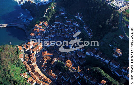 Village de Cudillero - © Philip Plisson / Plisson La Trinité / AA06631 - Nos reportages photos - Asturies
