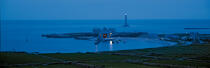 Le phare de la Hague et le petit port de Goury. © Philip Plisson / Plisson La Trinité / AA06673 - Nos reportages photos - La Hague [phare de]