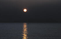Pleine lune. © Philip Plisson / Plisson La Trinité / AA06743 - Photo Galleries - Star