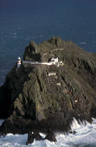 Lighthouse inishtearaght. © Philip Plisson / Plisson La Trinité / AA06879 - Photo Galleries - Ireland, the green island