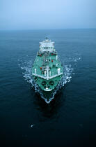 Méthanier. © Philip Plisson / Plisson La Trinité / AA06942 - Photo Galleries - Cargo ship carrying methane