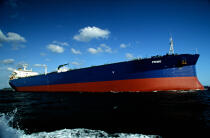 Super tanker. © Philip Plisson / Plisson La Trinité / AA06945 - Nos reportages photos - Pétrolier