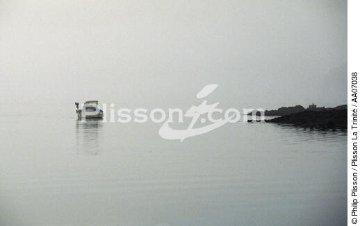 Pêche au petit matin en Rance. - © Philip Plisson / Plisson La Trinité / AA07038 - Nos reportages photos - Canot de pêche