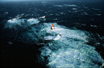 Le phare des Pierres Noires. © Philip Plisson / Plisson La Trinité / AA07138 - Nos reportages photos - Mer d'Iroise