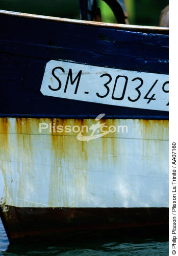 Bateau de pêche immatriculé à Saint-Malo. - © Philip Plisson / Plisson La Trinité / AA07160 - Photo Galleries - Philip Plisson