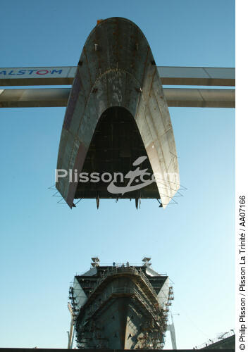 L'étrave du Queen Mary II. - © Philip Plisson / Plisson La Trinité / AA07166 - Nos reportages photos - Chantiers de l'Atlantique [les]