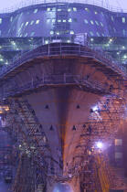 Le Queen Mary II en construction. © Philip Plisson / Plisson La Trinité / AA07167 - Nos reportages photos - Chantier Naval