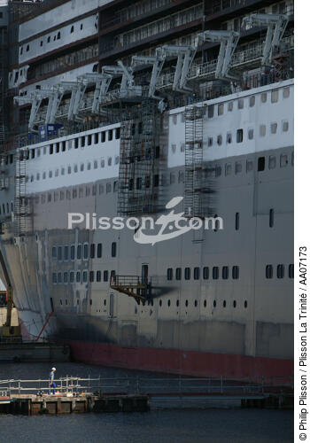 La construction du Queen Mary II. - © Philip Plisson / Plisson La Trinité / AA07173 - Nos reportages photos - Chantier naval