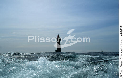 Kéréon en Mer d'Iroise. - © Philip Plisson / Plisson La Trinité / AA07220 - Nos reportages photos - Phare [29]