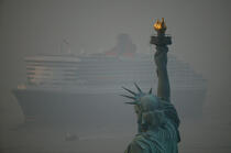 Arrivée du Queen Mary II à New-York. © Guillaume Plisson / Plisson La Trinité / AA07638 - Nos reportages photos - New York [Etat]