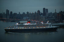 Départ du Queen Mary II de New-York. © Philip Plisson / Plisson La Trinité / AA07647 - Photo Galleries - Big Cruises