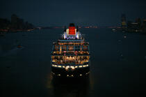 Départ du Queen Mary II de New-York. © Philip Plisson / Plisson La Trinité / AA07660 - Nos reportages photos - Transport maritime