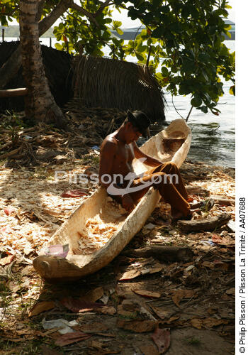 Pirogue dans les îles San-Blas. - © Philip Plisson / Plisson La Trinité / AA07688 - Photo Galleries - Island [Panama]