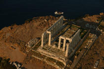 Temple sur le Cap Sounion. © Philip Plisson / Plisson La Trinité / AA07769 - Nos reportages photos - Grèce