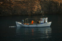 Pêche cotière sur les côtes grecques. © Philip Plisson / Plisson La Trinité / AA07770 - Nos reportages photos - Philip Plisson