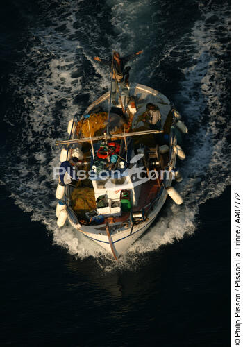 Bateau de pêche grec. - © Philip Plisson / Plisson La Trinité / AA07772 - Nos reportages photos - Philip Plisson