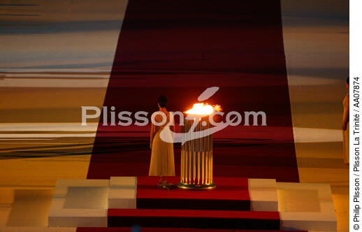 La flamme olympique. - © Philip Plisson / Plisson La Trinité / AA07874 - Photo Galleries - Emblem
