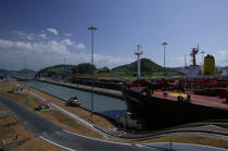 Ecluse sur le canal de Panama. © Philip Plisson / Plisson La Trinité / AA07919 - Photo Galleries - Lock