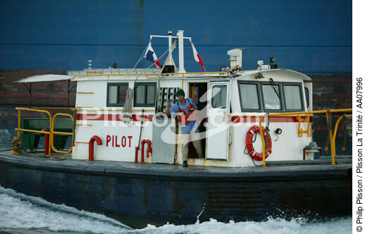 Bateau pilote dans le port de Colon. - © Philip Plisson / Plisson La Trinité / AA07996 - Photo Galleries - Colon