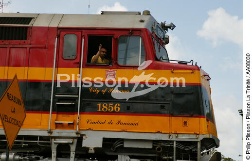 Train au Panama - © Philip Plisson / Plisson La Trinité / AA08030 - Nos reportages photos - Transport ferrovière