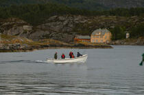 Dans les îles, proche de Bergen. © Philip Plisson / Plisson La Trinité / AA08146 - Photo Galleries - Fisherman