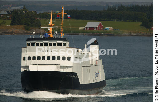 Transport maritime en Norvège. - © Philip Plisson / Plisson La Trinité / AA08178 - Photo Galleries - Mail boat