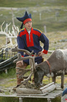 Costume traditionnel au Cap Nord. © Philip Plisson / Plisson La Trinité / AA08211 - Nos reportages photos - Site [Norvège]