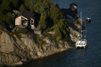 Maison en Norvège. © Philip Plisson / Plisson La Trinité / AA08233 - Nos reportages photos - Catamaran de croisière