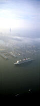 Le Queen Mary 2 à New-York. © Guillaume Plisson / Plisson La Trinité / AA08267 - Nos reportages photos - La Grande Croisière