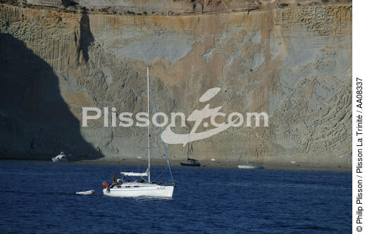 L'île de Ponza. - © Philip Plisson / Plisson La Trinité / AA08337 - Nos reportages photos - Vedette