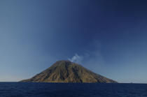 Le volcan Stromboli. © Philip Plisson / Plisson La Trinité / AA08390 - Photo Galleries - Stromboli