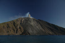 Le volcan Stromboli. © Philip Plisson / Plisson La Trinité / AA08395 - Nos reportages photos - Ile [It]