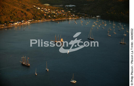 Grande anse d'Arlet. - © Philip Plisson / Plisson La Trinité / AA08552 - Nos reportages photos - Catamaran de croisière