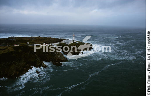 Le phare de Fanad Head en Irlande. - © Philip Plisson / Plisson La Trinité / AA08589 - Photo Galleries - Ireland, the green island