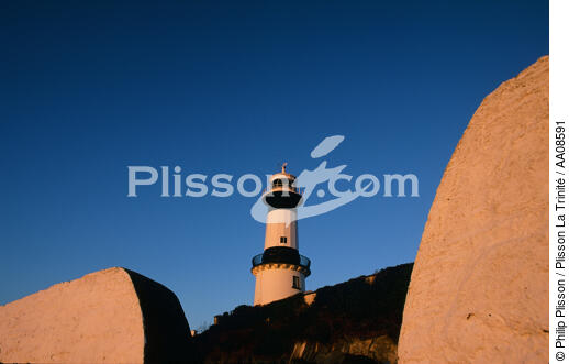 Le phare d'Inishowen en Irlande. - © Philip Plisson / Plisson La Trinité / AA08591 - Photo Galleries - Ireland, the green island