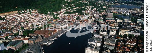 Bergen en Norvège. - © Philip Plisson / Plisson La Trinité / AA08628 - Nos reportages photos - Couleur