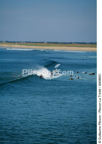 Surf à la Torche. - © Guillaume Plisson / Plisson La Trinité / AA08651 - Photo Galleries - Color