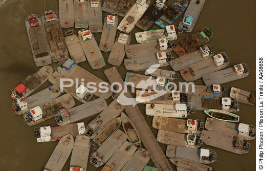 Ponton ostréicoles à Oléron. - © Philip Plisson / Plisson La Trinité / AA08656 - Photo Galleries - Oyster Farming