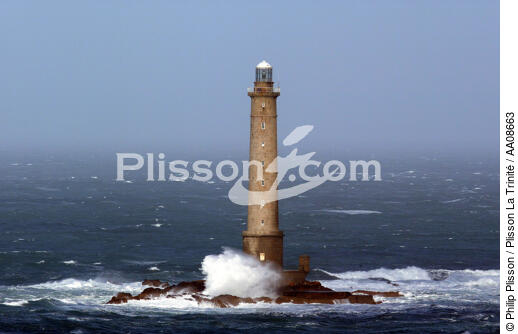 Le phare de la Hague dans le Raz Blanchard. - © Philip Plisson / Plisson La Trinité / AA08663 - Photo Galleries - La Hague [lighthouse]
