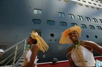 Le Queen Mary II à Fort-de-France. © Philip Plisson / Plisson La Trinité / AA08685 - Photo Galleries - Big Cruises