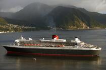 Le Queen Mary II aux Antilles. © Philip Plisson / Plisson La Trinité / AA08697 - Nos reportages photos - Transport maritime