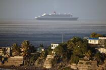 Le Queen Mary II aux Antilles. © Philip Plisson / Plisson La Trinité / AA08698 - Photo Galleries - Big Cruises
