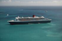 Le Queen Mary II aux Antilles. © Philip Plisson / Plisson La Trinité / AA08699 - Photo Galleries - Big Cruises